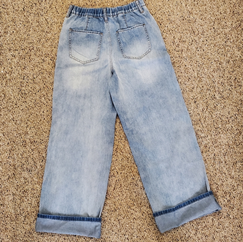 SO Women's Light Wash Barrel Jeans Cuff Or No Cuff So Cute Elastic Back Waist